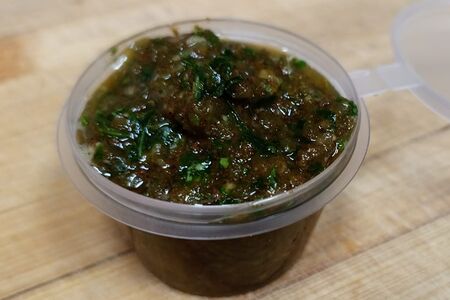 Летняя грузинская зелёная аджика