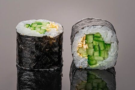 Ролл Маки огурец