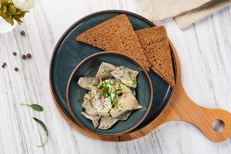 Маринованные грузди со сметаной 