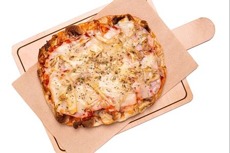 Пицца с ветчиной и грибами