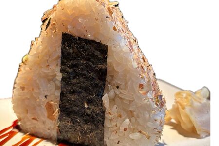 Онигири тунец