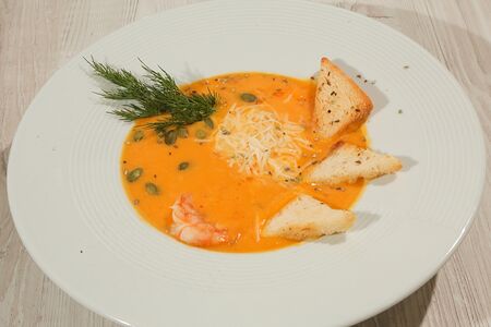 Тыквенный суп-пюре с креветками 