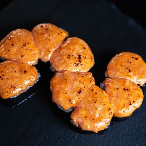 Запеченный ролл с угрем (острый)