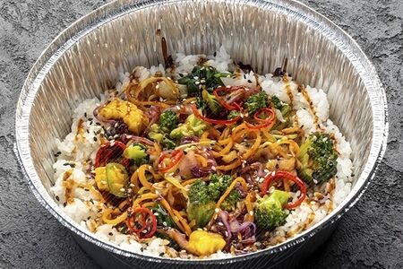 Горячий рис с овощами