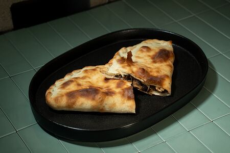 Карман с курицей и грибами