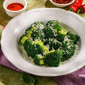 Брокколи с пармезаном 