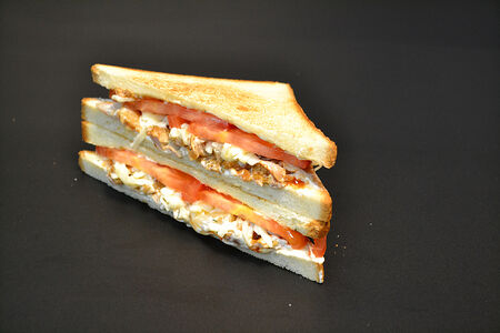 Сэндвич с курицей и сыром