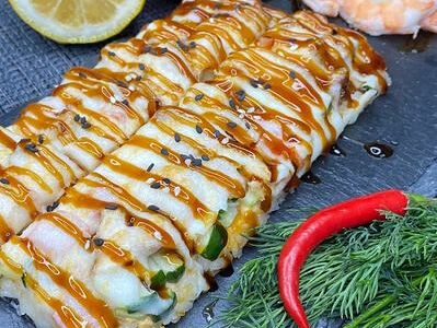 Суши-пицца с креветкой