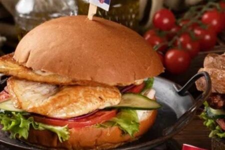 Бургер Пилече бело мясо на жару