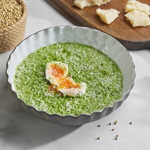 Зеленая гречка с пармезаном и яйцом пашот