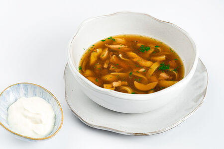 Суп из петуха с белыми грибами и домашней пастой