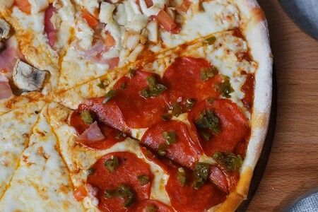 Четыре Вкуса на Красном 33 см