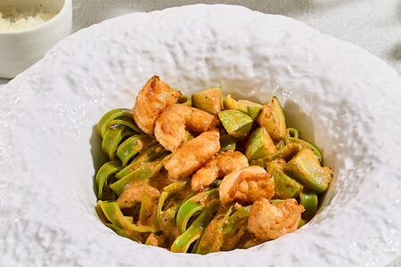 Тальятелле с креветками и цукини