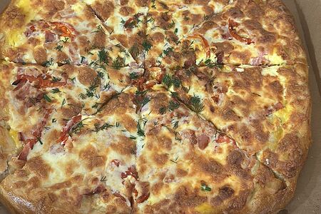 Пицца с ветчиной и сыром 