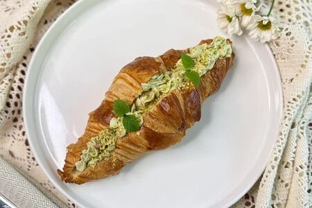 Круассан сливочный с фисташкой