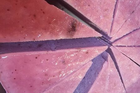 Торт Черничный десерт кусочек