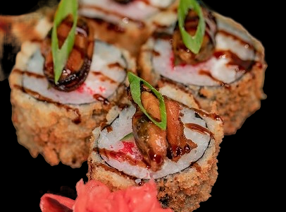 Ролл с мидиями темпура и соусом спайси