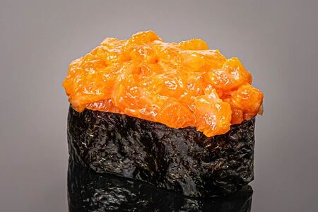 Гункан спайси Лосось