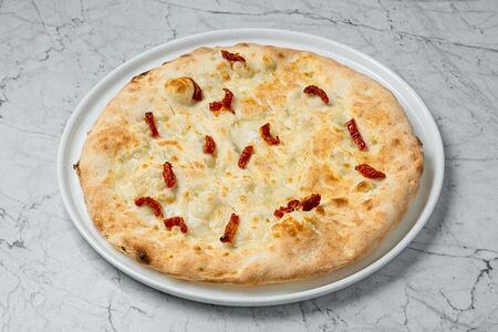 Фоккача с вялеными томатами