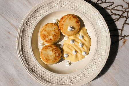 Сырники и лимонный курд