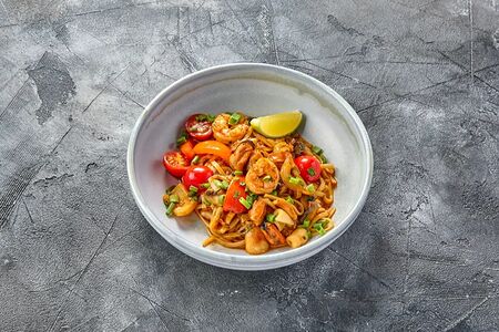 Wok с морепродуктами