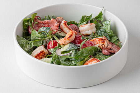 Салат с морскими гадами