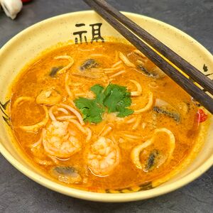 Том ям с лапшой