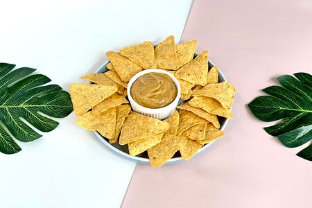 Начос с солью и гуакамоле 