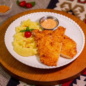Шницель с картофельным пюре