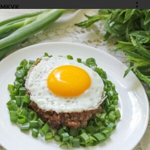 Бифштекс с яйцом 