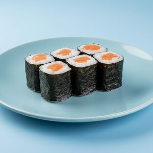 Маки с копченым лососем