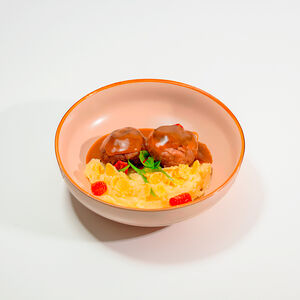 Котлета с соусом демиглас