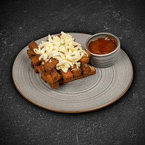 Гренки из бородинского хлеба с пармезаном