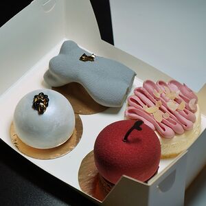 Набор фирменных десертов замороженный