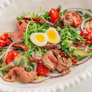 Салат с ростбифом