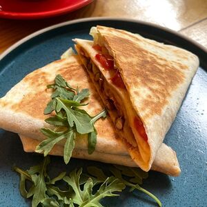 Кесадилья с беконом