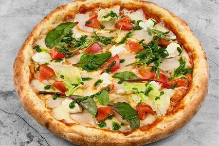 Пицца с цыпленком, сыром Фета и соусом Песто 25см