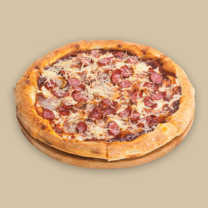 Пицца с охотничьими колбасками