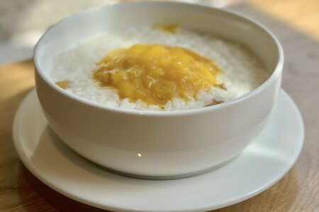 Каша рисовая на кокосовом молоке с изюм