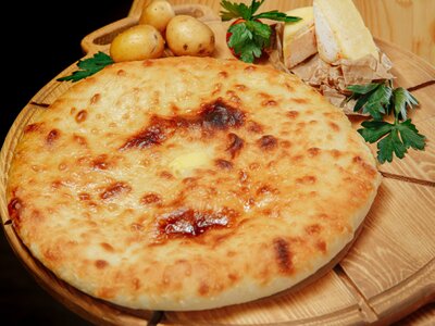 Осетинский пирог с картофелем и сыром 