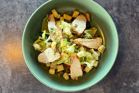 Я - Салат с курицей на гриле