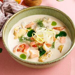 Сливочная уха с треской и лососем