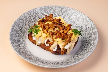 Бриошь с лисичками