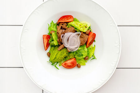 Теплый салат с телятиной