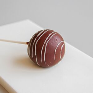 Кейк-попс в молочном шоколаде