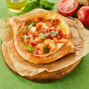 Хачапури с томатами и сыром