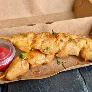 Шашлычок куриный с соусом