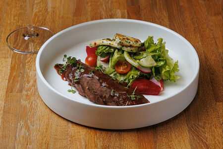 Ростбиф и жареный Халуми