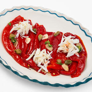 Печеные перцы на гриле с крабом