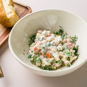 Салат Оливье с говядиной